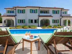 Bild zur gratis inserierten Ferienwohnung Luxuriöse Villa mit Pool inmitten der Natur.