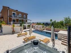 Bild zur gratis inserierten Ferienwohnung Appartement "Apartman Novi - Pool, Whirpool, Aussicht.