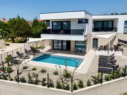 Bild zur gratis inserierten Ferienwohnung Ferienvilla "vila Mirakul" mit privatem Pool.