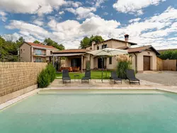 Bild zur gratis inserierten Ferienwohnung Ferienvilla mit Pool, ruhige Aria.