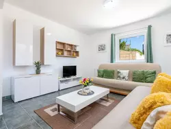 Bild zur gratis inserierten Ferienwohnung Wohnung "Maya S" mit Terrasse.