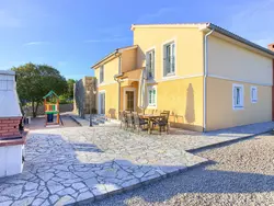 Bild zur gratis inserierten Ferienwohnung "Villa Vrh" mit eigenem Pool.