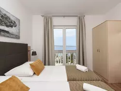 Bild zur gratis inserierten Ferienwohnung mit Blick auf das Wasser.