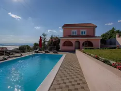 Bild zur gratis inserierten Ferienwohnung Villa mit Pool und schönem Meerblick.