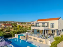 Bild zur gratis inserierten Ferienwohnung Beautiful villa Lara in Vrana with pool.